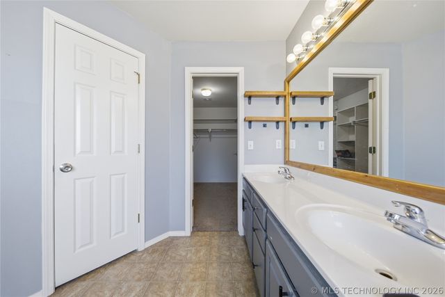 21110 E 40th Street, Broken Arrow, OK 74014