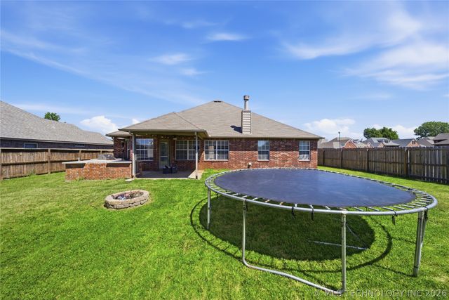 21110 E 40th Street, Broken Arrow, OK 74014