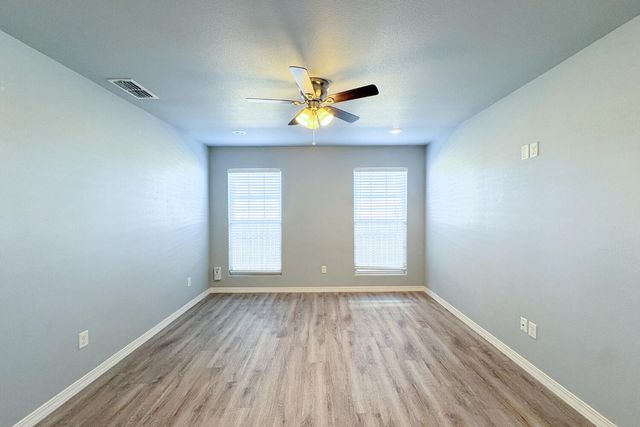 1217 N Chicago Avenue, Lubbock, TX 79416