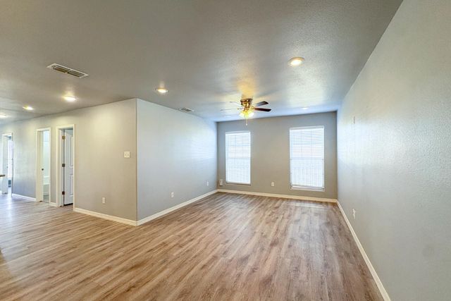 1217 N Chicago Avenue, Lubbock, TX 79416