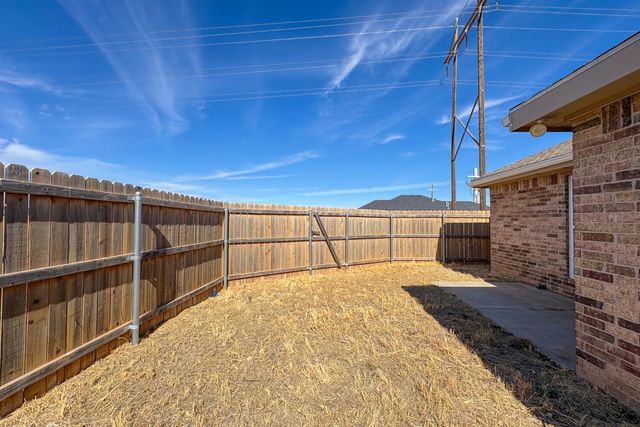 1217 N Chicago Avenue, Lubbock, TX 79416