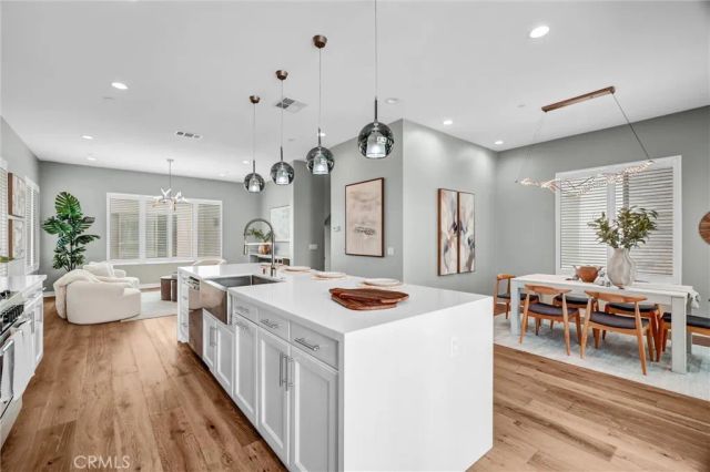 25 Ebb Tide, Newport Beach, CA 92663