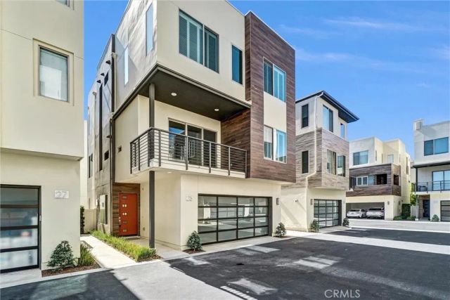 25 Ebb Tide, Newport Beach, CA 92663