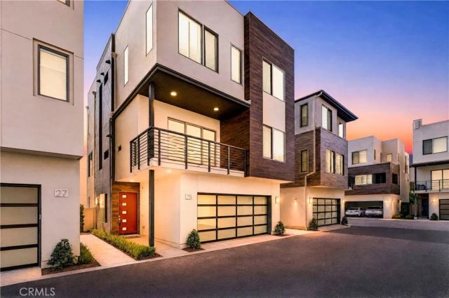 25 Ebb Tide, Newport Beach, CA 92663