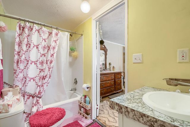 1540 Billings Street, Aurora, CO 80011