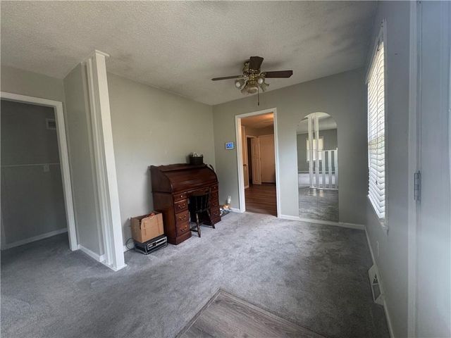 3736 N Lister Avenue, Kansas City, MO 64117