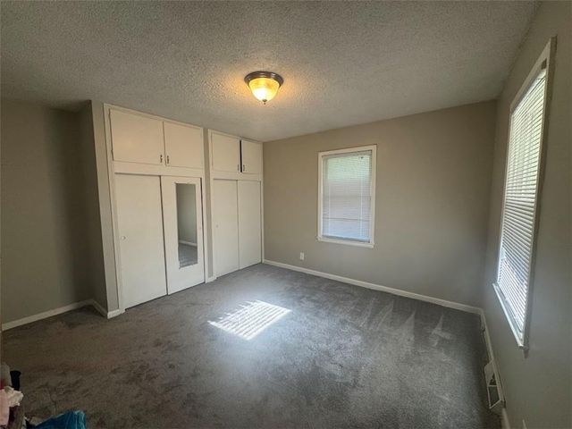 3736 N Lister Avenue, Kansas City, MO 64117