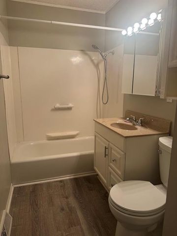 3736 N Lister Avenue, Kansas City, MO 64117