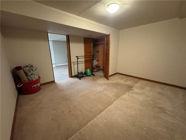 3736 N Lister Avenue, Kansas City, MO 64117