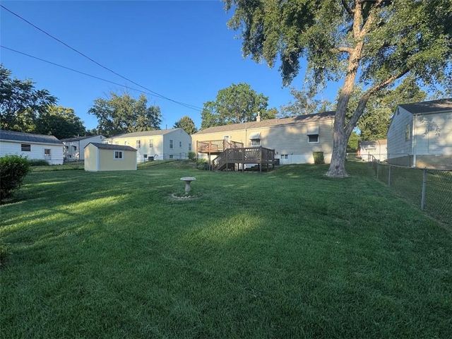 3736 N Lister Avenue, Kansas City, MO 64117