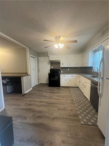 3736 N Lister Avenue, Kansas City, MO 64117