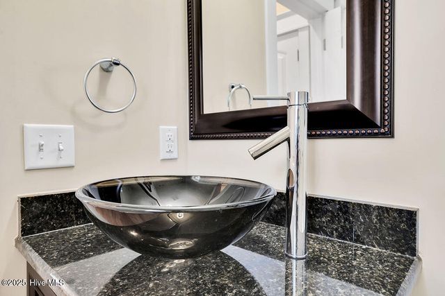 805 E Yacht Drive, Oak Island, NC 28465