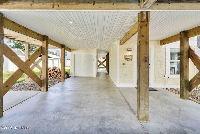 805 E Yacht Drive, Oak Island, NC 28465