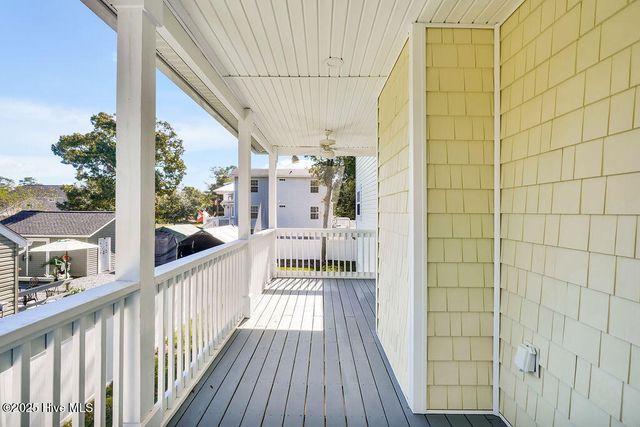 805 E Yacht Drive, Oak Island, NC 28465