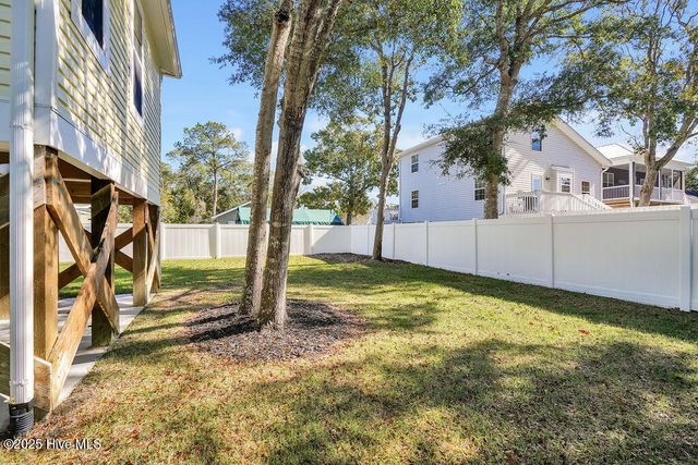 805 E Yacht Drive, Oak Island, NC 28465