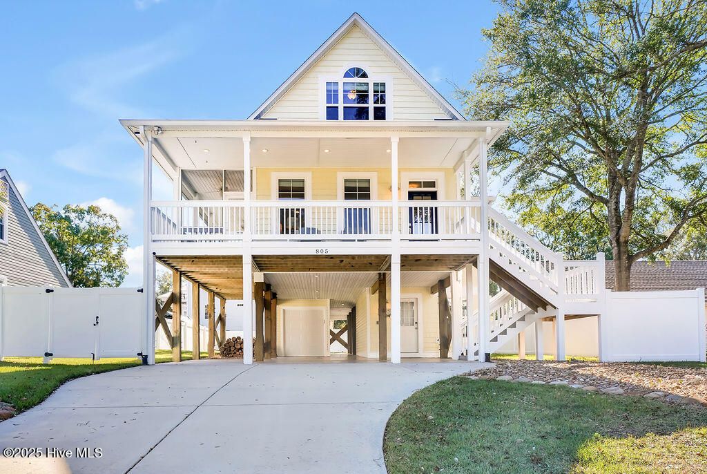 805 E Yacht Drive, Oak Island, NC 28465