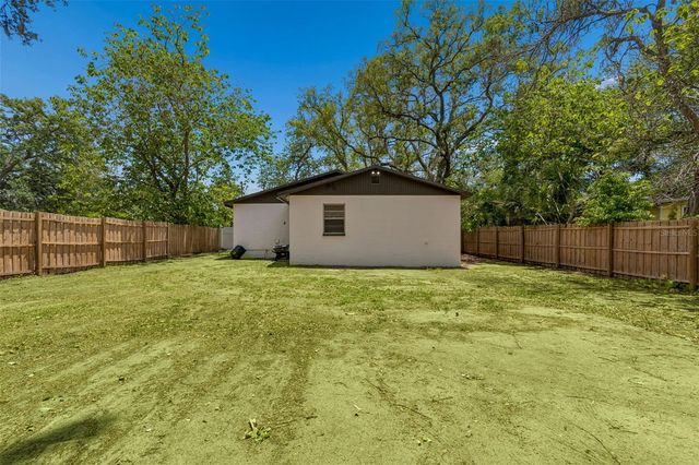 1105 W YUKON STREET, Tampa, FL 33604