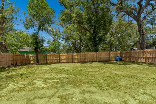 1105 W YUKON STREET, Tampa, FL 33604