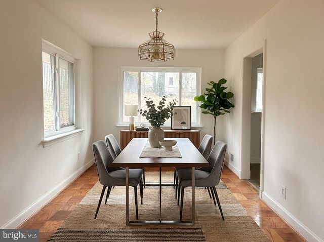 2121 PATRICK HENRY DR, Arlington, VA 22205