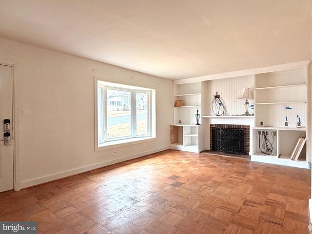 2121 PATRICK HENRY DR, Arlington, VA 22205