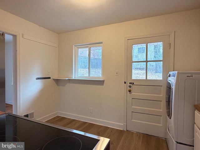 2121 PATRICK HENRY DR, Arlington, VA 22205