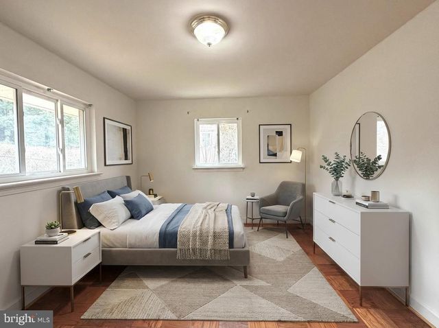 2121 PATRICK HENRY DR, Arlington, VA 22205