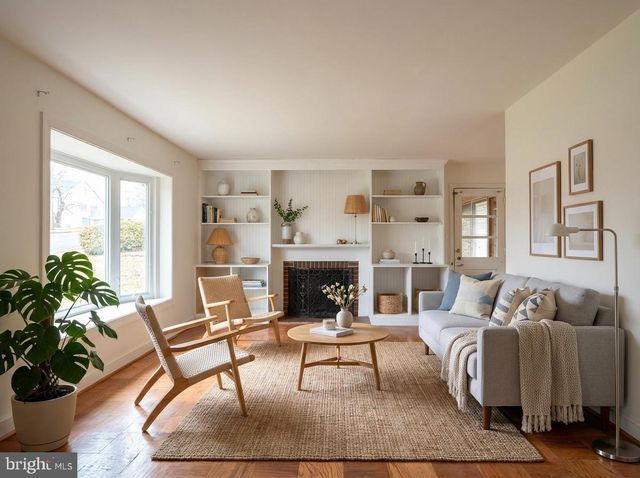 2121 PATRICK HENRY DR, Arlington, VA 22205