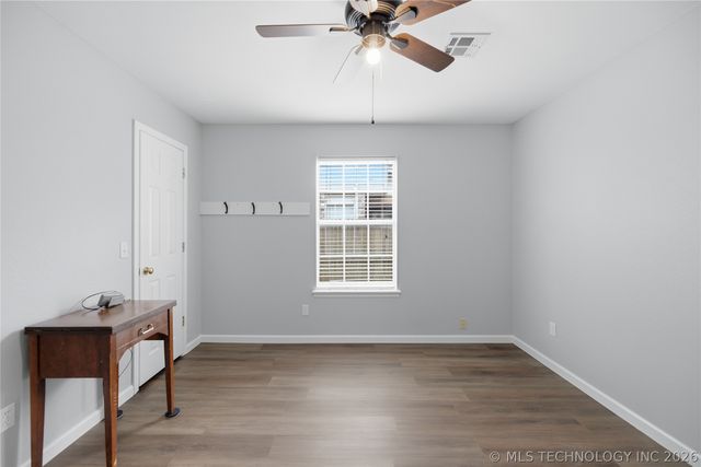 1004 N Willow Avenue, Broken Arrow, OK 74012