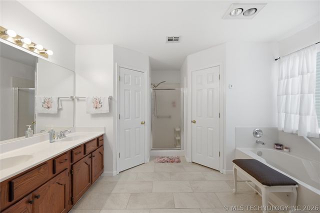 1004 N Willow Avenue, Broken Arrow, OK 74012