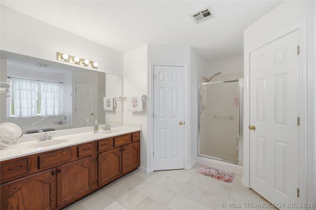 1004 N Willow Avenue, Broken Arrow, OK 74012