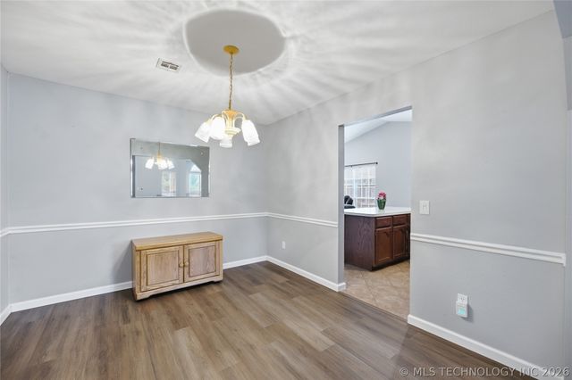 1004 N Willow Avenue, Broken Arrow, OK 74012
