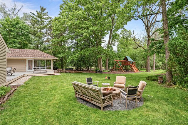 1355 Woodland Lane, Riverwoods, IL 60015