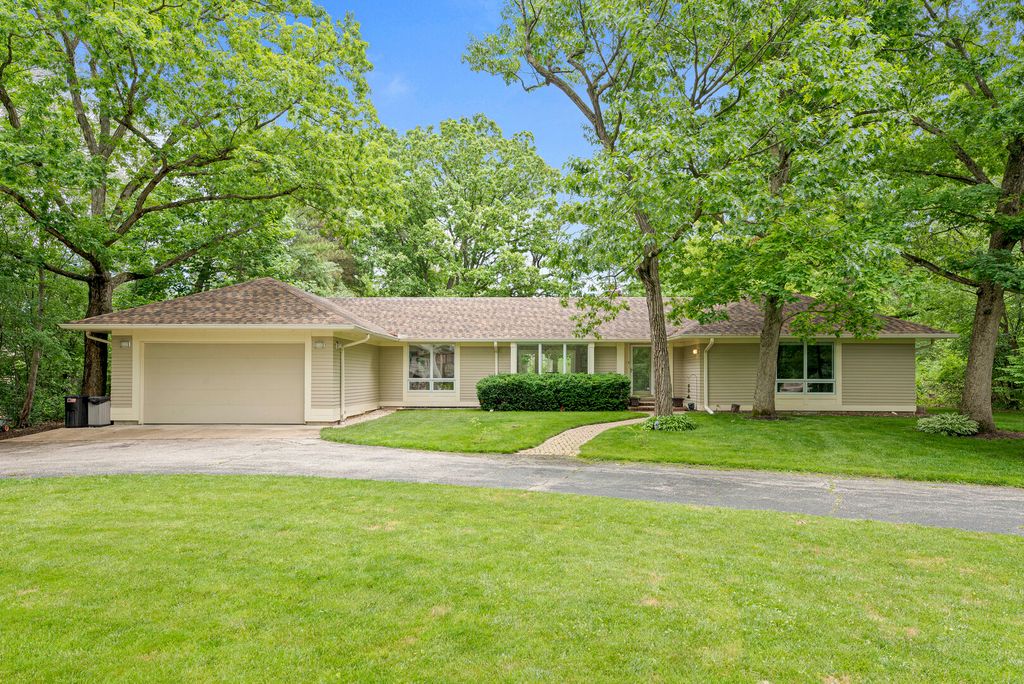 1355 Woodland Lane, Riverwoods, IL 60015