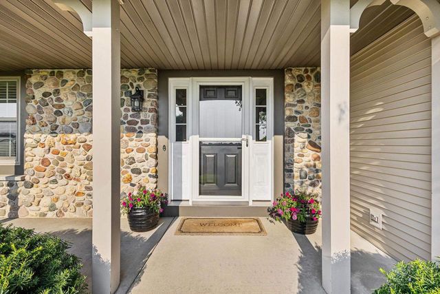 7600 Suffolk Down, Sun Prairie, WI 53590