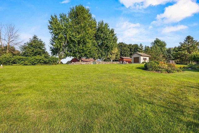 7600 Suffolk Down, Sun Prairie, WI 53590