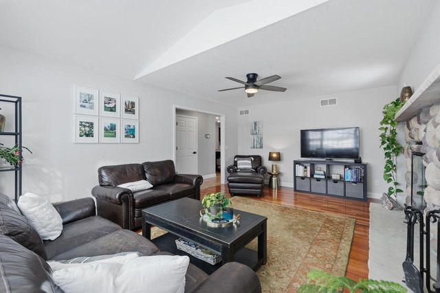 7600 Suffolk Down, Sun Prairie, WI 53590