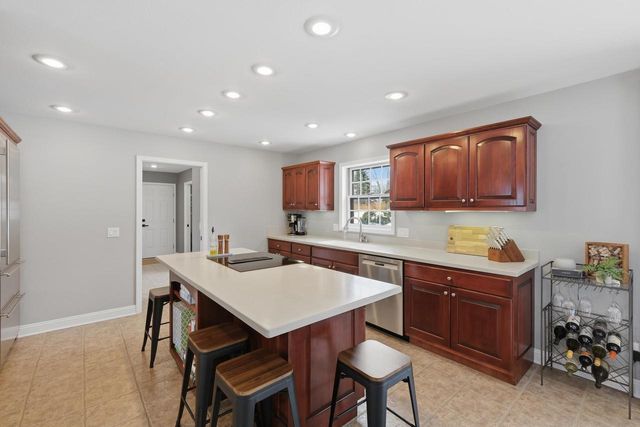 7600 Suffolk Down, Sun Prairie, WI 53590