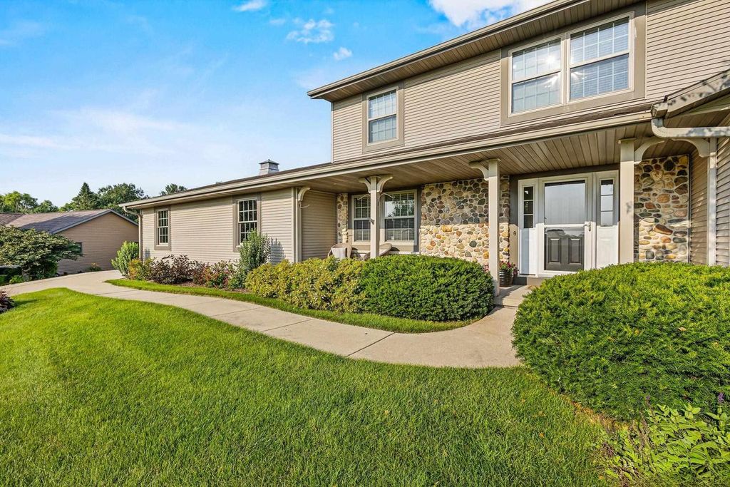 7600 Suffolk Down, Sun Prairie, WI 53590