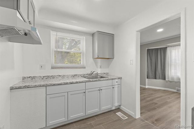 10838 Nottingham Road, Detroit, MI 48224