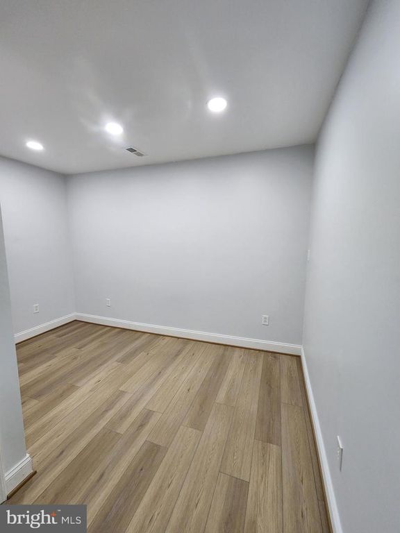 Image 33 of property listing at 13028 SALFORD TER, Upper Marlboro, MD 20772