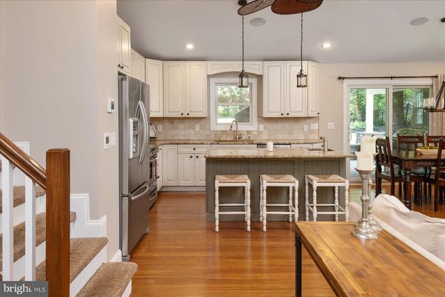 1134 VALLEY DR, Pasadena, MD 21122