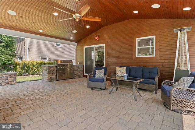 1134 VALLEY DR, Pasadena, MD 21122