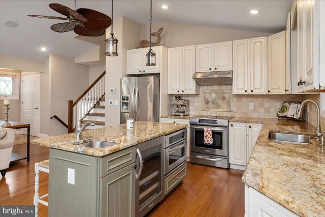 1134 VALLEY DR, Pasadena, MD 21122