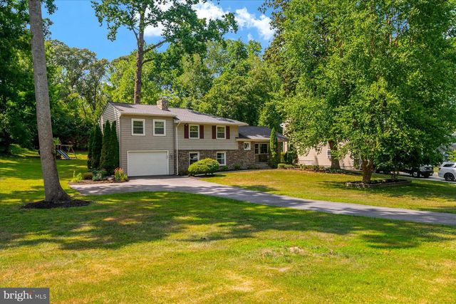1134 VALLEY DR, Pasadena, MD 21122