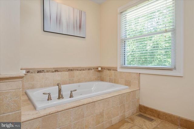 1134 VALLEY DR, Pasadena, MD 21122