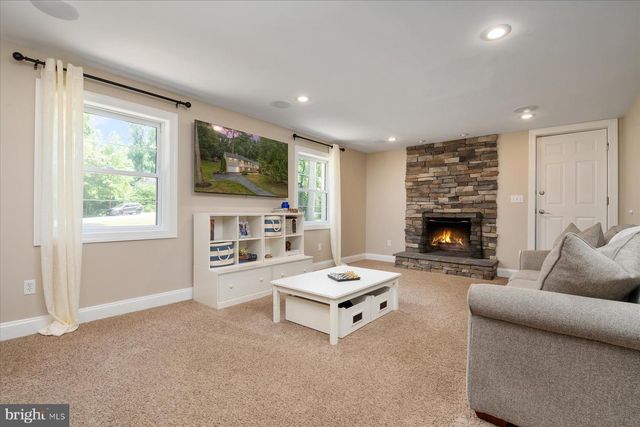 1134 VALLEY DR, Pasadena, MD 21122