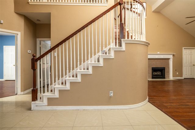 111 Ithaca Court, Arlington, TX 76002