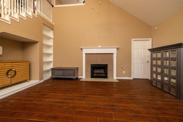111 Ithaca Court, Arlington, TX 76002