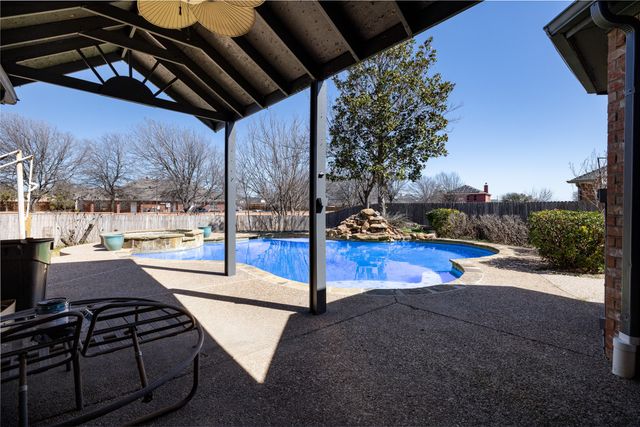 111 Ithaca Court, Arlington, TX 76002