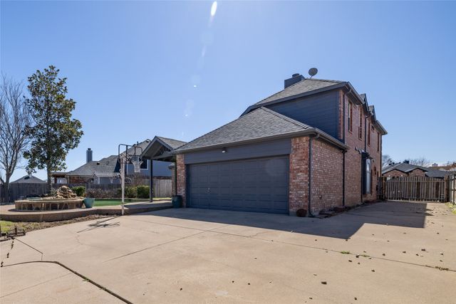111 Ithaca Court, Arlington, TX 76002